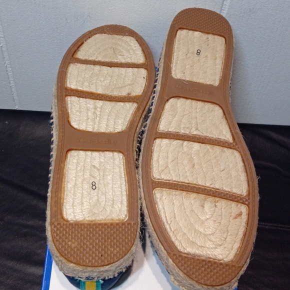 🎉HP🎉Vera Bradley Embroidered Espadrilles - Picture 3 of 6